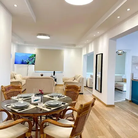Neptune Apartament *